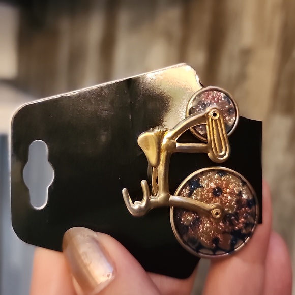 Vintage bicycle brooch - Picture 2 of 4